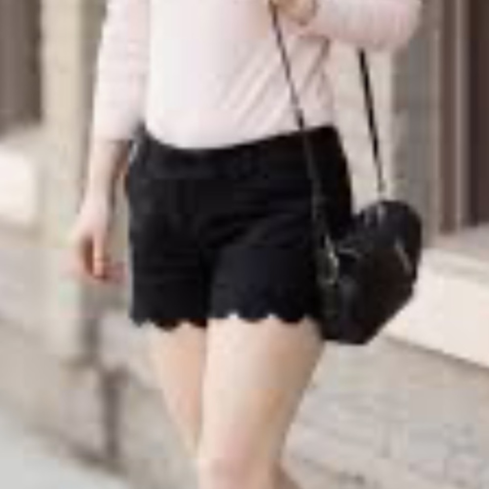 Black Gap scallop shorts size 2